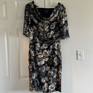 Half sleeve floral pattern dress